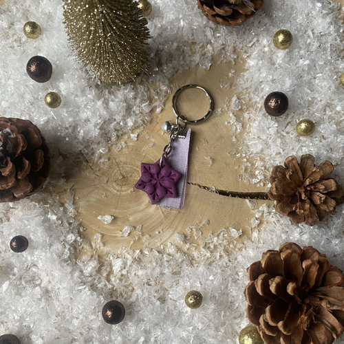 Porte-clés étoile violette