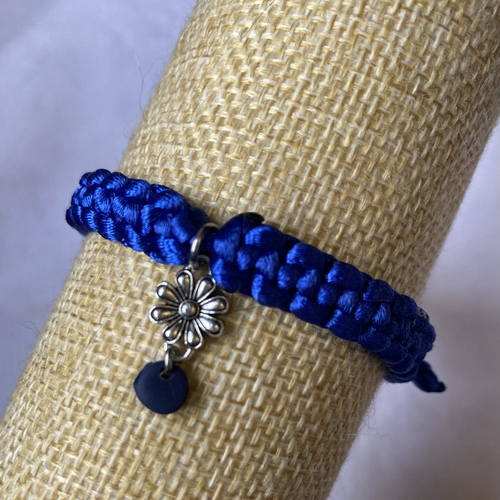 Bracelet macramé bleu