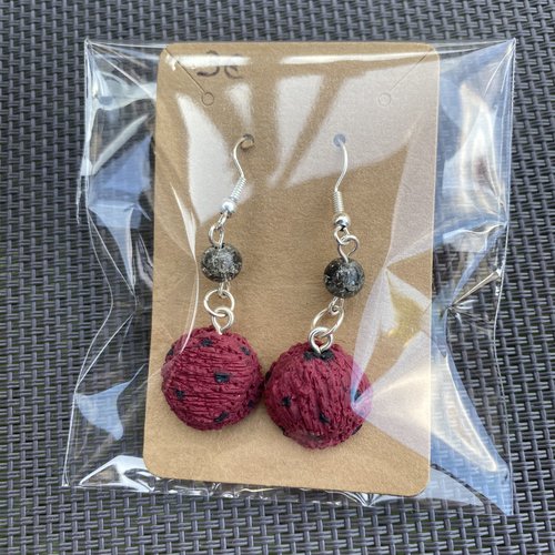 Boucles d’oreilles boules de glace cassis