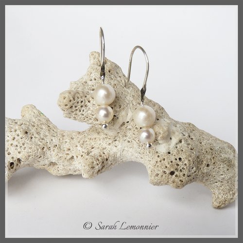Boucles d'oreilles courtes en argent et deux perles de culture blanche - mariage -