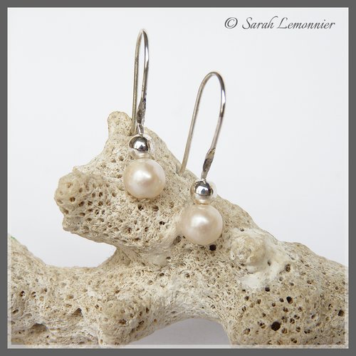 Boucles d'oreilles courtes en argent et perle de culture blanche et d'argent- mariage -