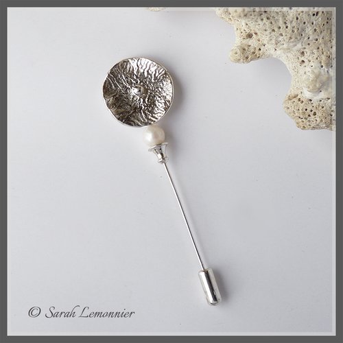 Broche fibule fleur en argent et perle de culture blanche- accessoire mariage -