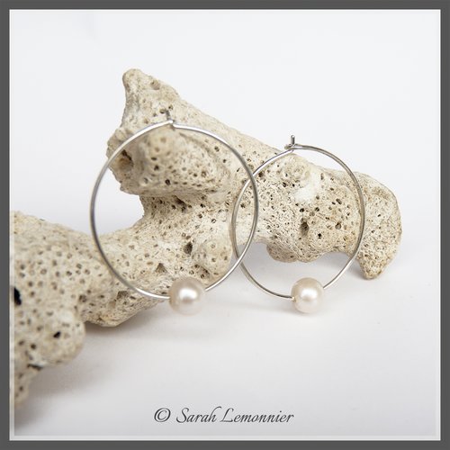Boucles d'oreilles créoles en argent et perle de culture blanche