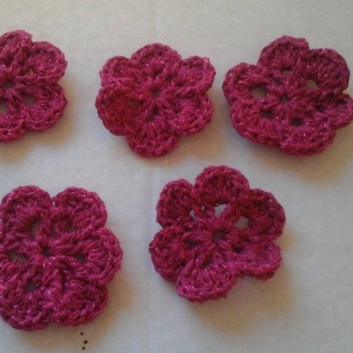 Lot de 5 fleurs au crochet