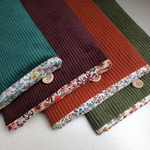 Pochette livre en velours côtelé, fait main,plusieurs coloris au choix, idée cadeau, format poche ou broché, cadeau de noël,