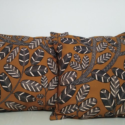 Housse de coussin couleur camel, tissu maison thevenon,40x40cm,feuille noir,fait main,décoration intérieure confortable,coussin orange