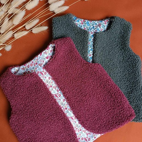 Gilet berger enfant réversible kaki ,gilet moumoute teddy bordeaux clair,sans manche, moumoute,fait main en france,