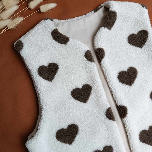 Gilet berger réversible femme,gilet moumoute motif coeur,fait main en france,