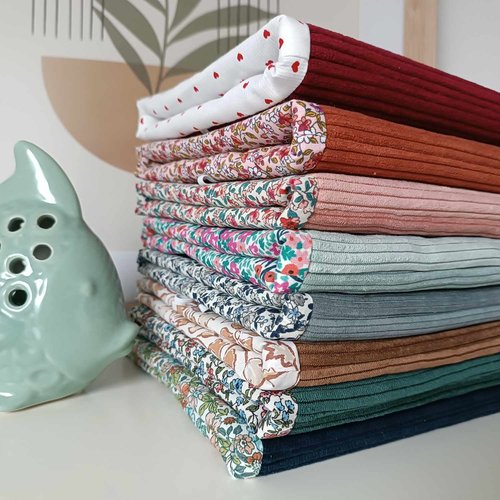 Pochette livre format poche en velours côtelé,fait main,plusieurs coloris au choix, idée cadeau,