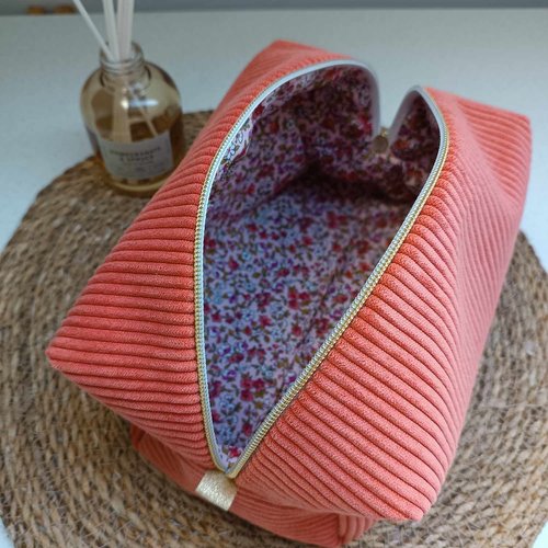 Trousse de toilette en velours côtelé corail, trousse de bureau,fait main en france