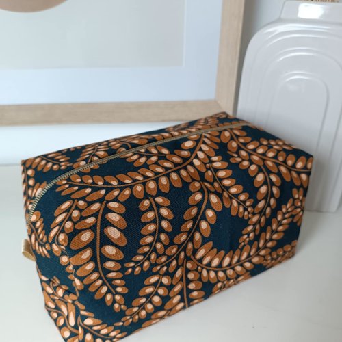 Trousse de toilette thevenon , fait main en france,maxi trousse de voyage, futur maman,trousse bébé