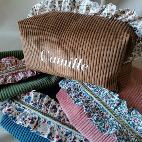 Trousse de toilette personnalisée en velours côtelé , cadeau personnalisée bébé ,fait main en france, trousse bébé prénom