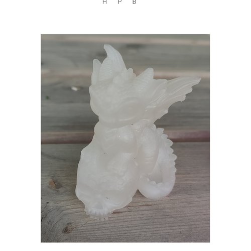 Figurine en résine en forme de dragon
