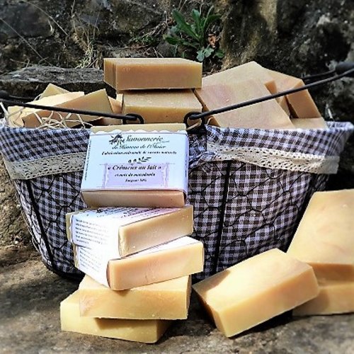 Crémeux au lait de chèvre et noix de macadamia.