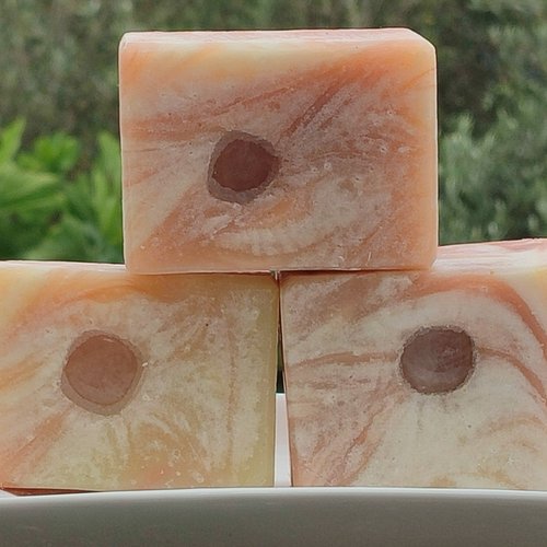 Savon artisanal visage et corps avec cristal de roche 170g •