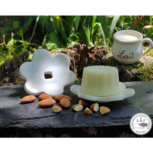 Duo porte-savon fleur en céramique & mini savon au lait d'amande.