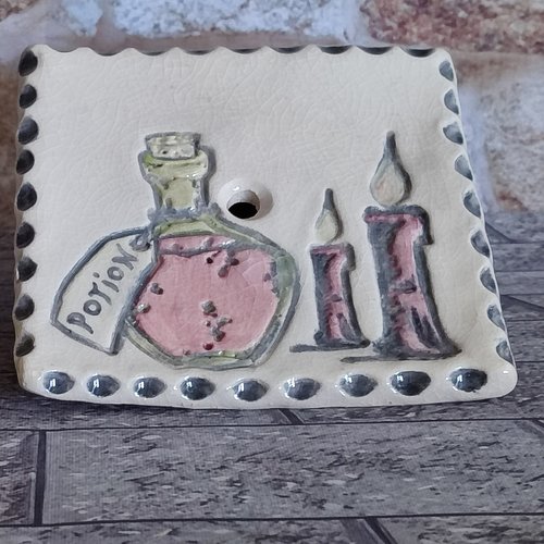 Porte-savon artisanal céramique décoré main - thème magique, potion et bougies.