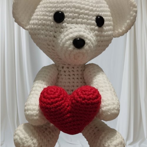 Doudou valentin en crochet