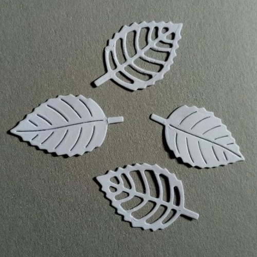 Lot de 4 découpes embellissements scrapbooking "feuilles" découpes papier bristol blanc