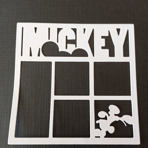 Découpe papier scrapbooking "cadre mickey" (réf.d21)