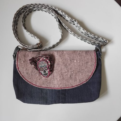 Sac à rabat brodé main, d'inspiration tex mex, en denim et tweed bouclé