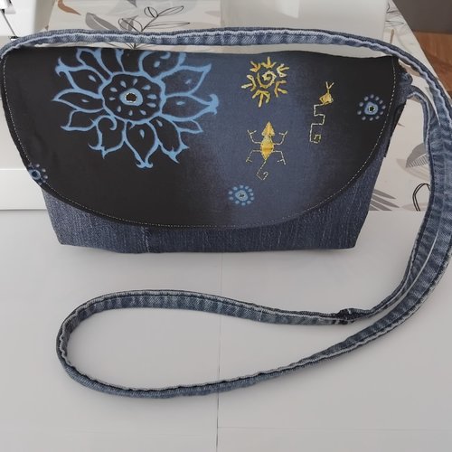 Sac bandoulière crossbody avec grigris brodés main
