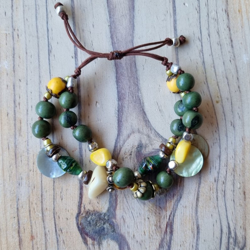 Bracelet à breloques nacre kaki et jaune