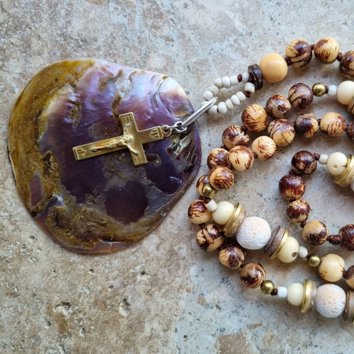 Chapelet rosaire pendentif crucifix et nacre