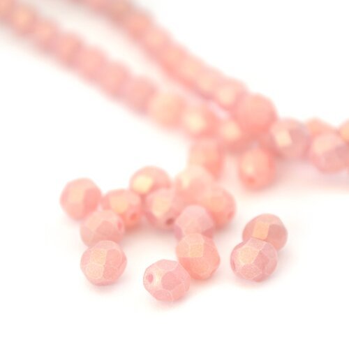 25 perles de bohême rose nacré givré à facettes  6mm