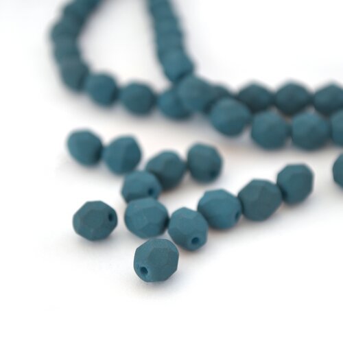 25 perles de bohême bleu marine canard mat à facettes 6mm