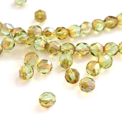 25 perles en verre vert doré à facettes 6 mm