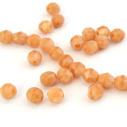 25 perles en verre camel beige à facettes 6 mm