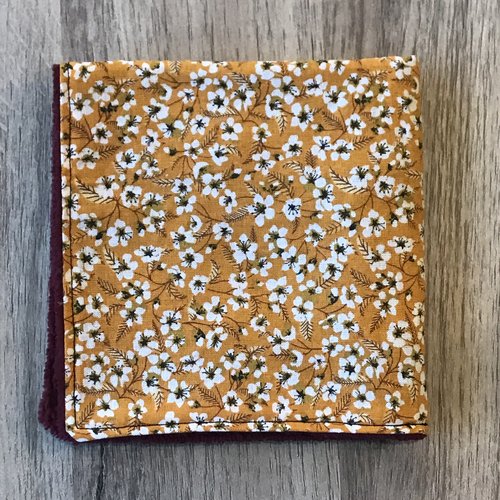 Serviette pour le visage fleurs de tiaré jaune/bordeaux