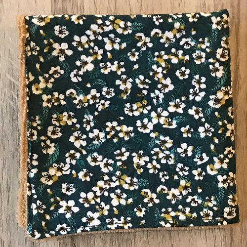 Serviette pour le visage fleurs de tiaré vert