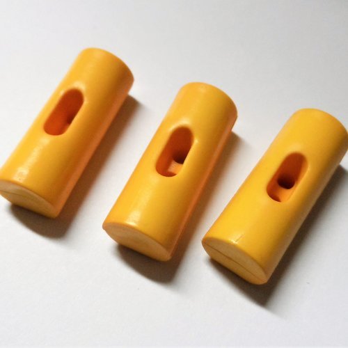 3 boutons bûchette 2 trous plastique 24 mm jaune foncé