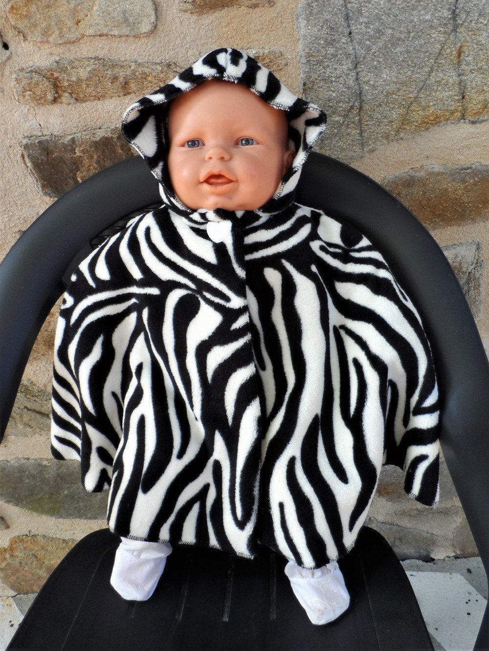 Cape Bebe Avec Capuche En Polaire Motif Zebre Un Grand Marche