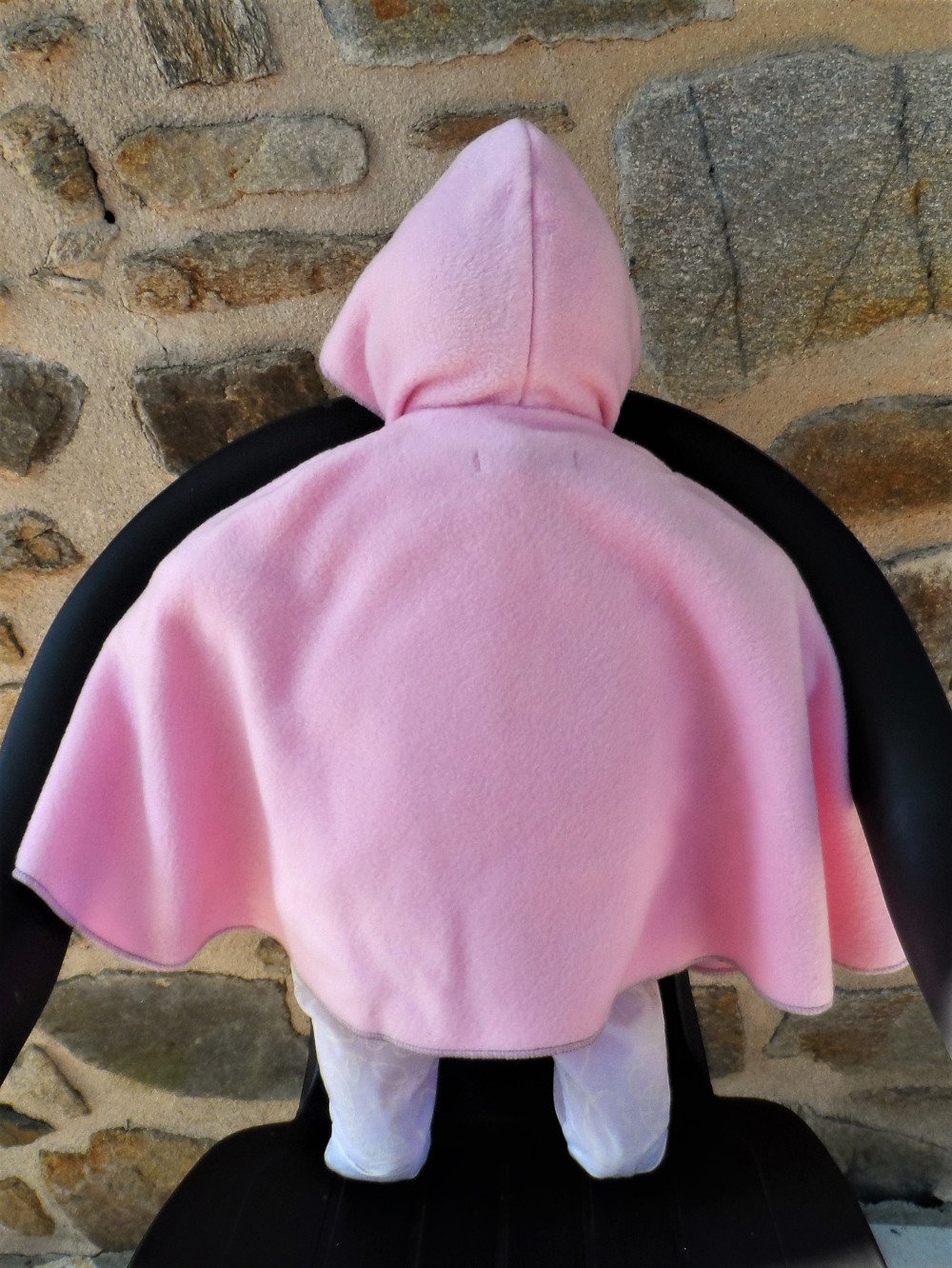 Cape Bebe Avec Capuche En Polaire Rose Un Grand Marche