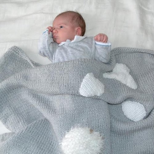 Couverture Bebe Tricot Grise Gros Mouton Et Nuages Blanc 0 75 M X 1 M Un Grand Marche