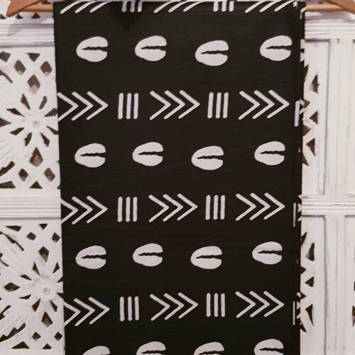 Tissu bogalan, 100% coton, motifs ethniques tendance,fond noir très élégant, les mesures à partir de 50cm/120cm de largeur ankara fabrics.