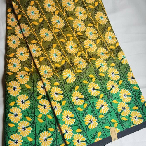 Tissu wax fleuri (bouton d'or),couleur dégradé du vert, à partir de 50cm. ankara fabric.