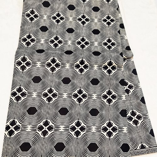 Nouveauté tissu wax jolis motifs noir et blanc,à parti de 50cm/116cm.
