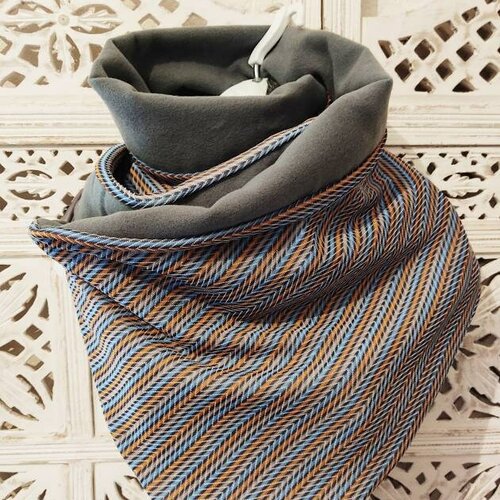 Écharpe enroulée en maille et  cachemire 100% laine,double face , rayé, gris, très élégant, idée cadeau.écharpe triangle.