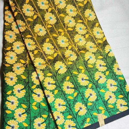 Tissu wax ,motif fleuri,joli dégradé de couleur verte,à partir de 50cm/116cm de largeur.ankara fabrics