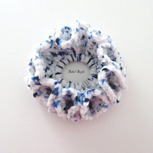 Chouchou élastique cheveux crochet fait main multicolore blanc bleu femme, attache chignon, accessoire de coiffure, cadeau noël fille