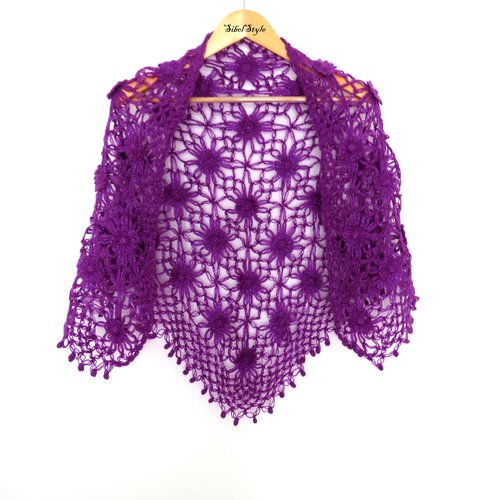 Châle triangle crochet fait main dentelle fleurs violet femme, etole cape, chauffe cache couvre épaules mariage, cadeau fête des mères