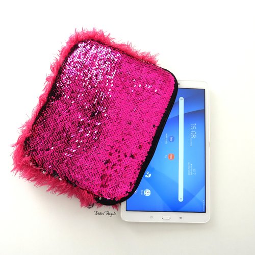 Housse pour tablette 10/11 pouces, étui de protection tricot fait main fausse fourrure rose fuchsia, pochette allover sequins, cadeau femme