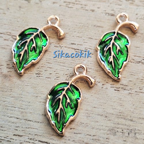 5 breloques feuilles vert et métal rose gold