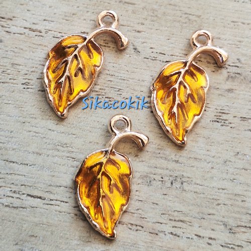 5 breloques feuilles orange et métal rose gold