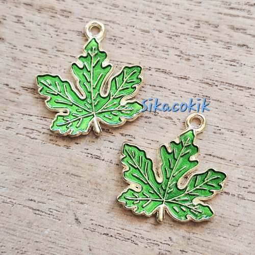4 breloques feuilles d'érable vert métal or