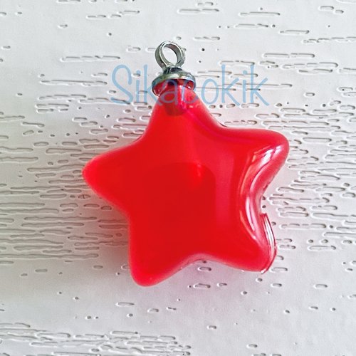 1 breloque étoile acrylique rouge